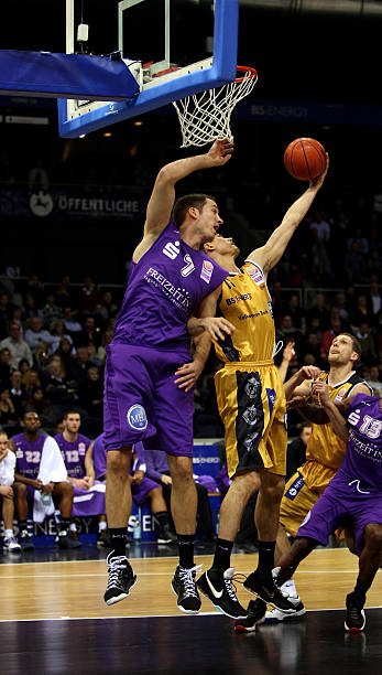 坚持战术执 坚持战术执