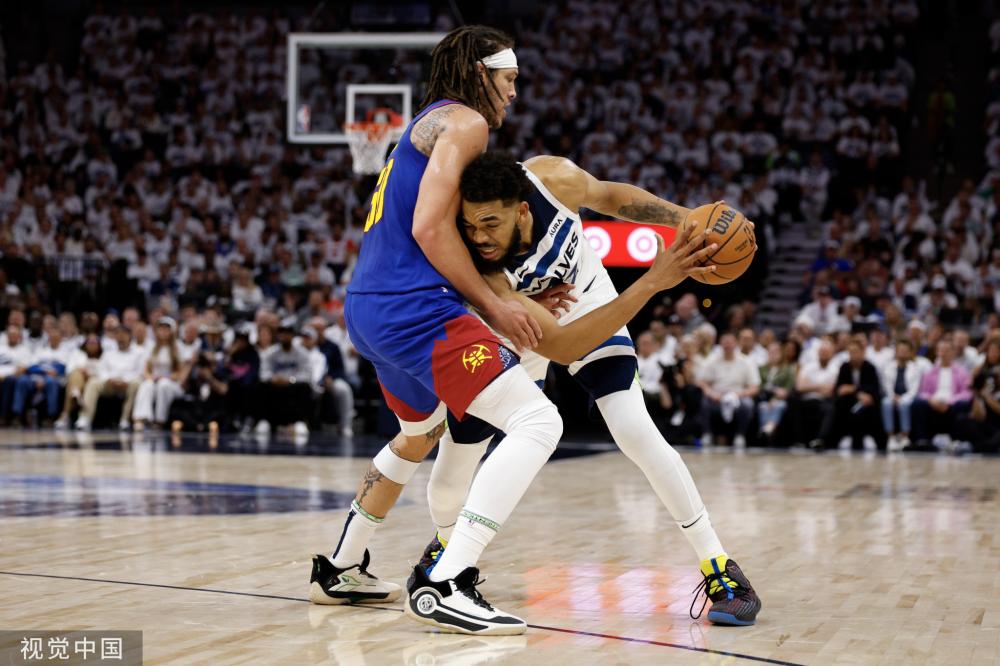 她的底线回 她的底线回